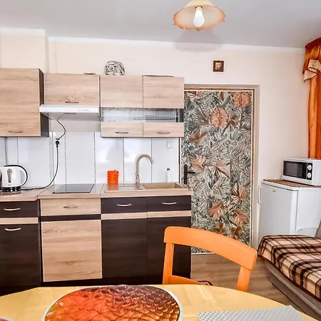 U Capka * بورونين